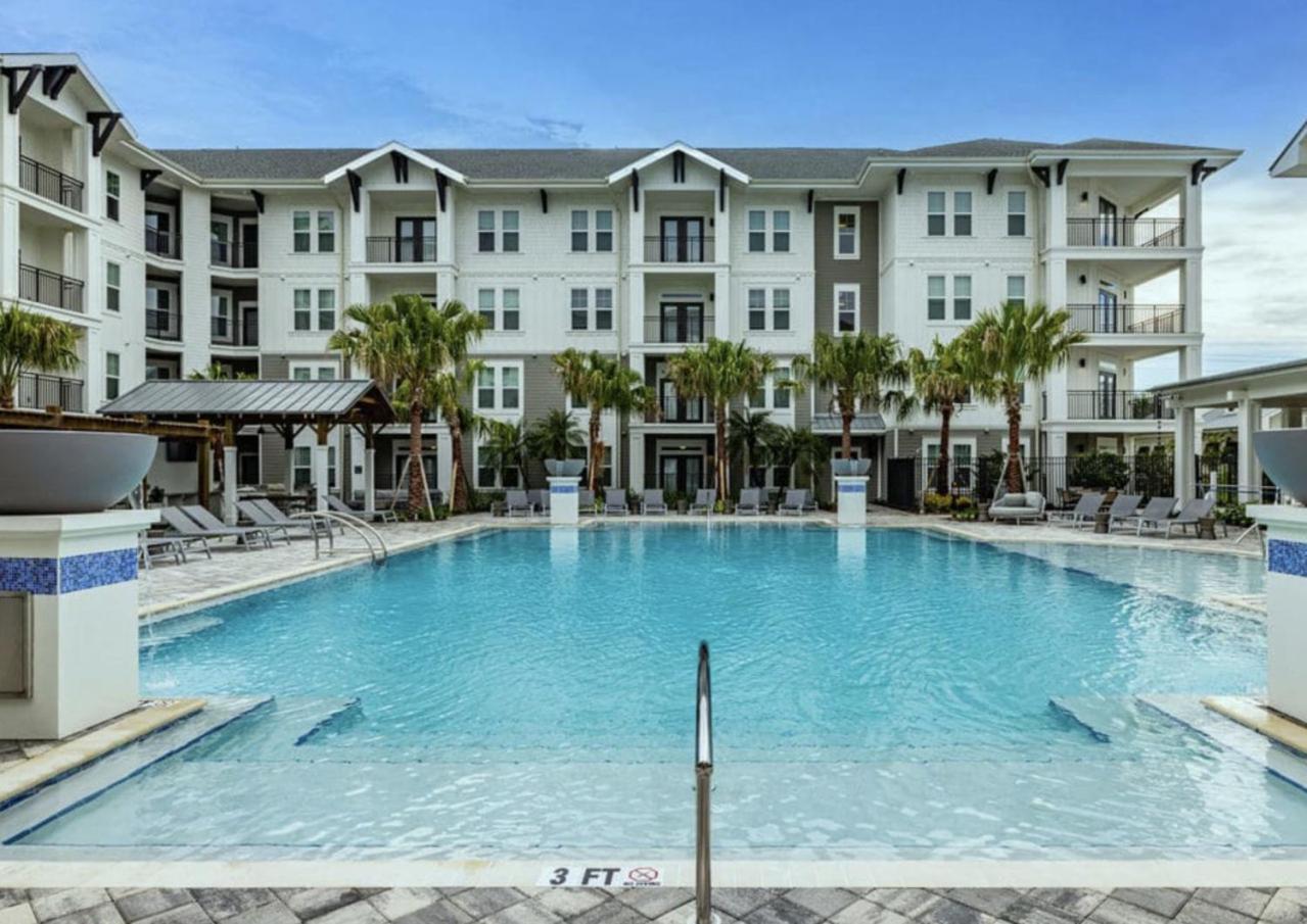 Sunny 2-Bed Oasis Pool And Gym In Apollo Beach Exterior photo