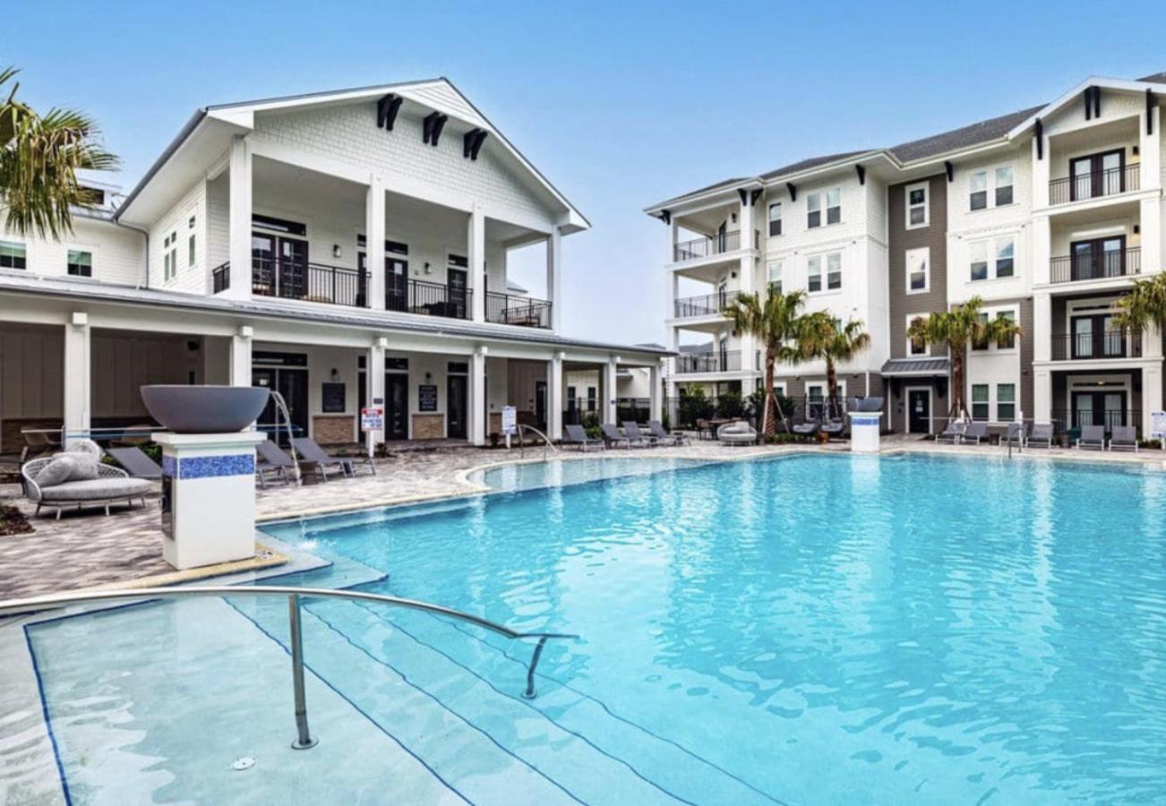 Sunny 2-Bed Oasis Pool And Gym In Apollo Beach Exterior photo
